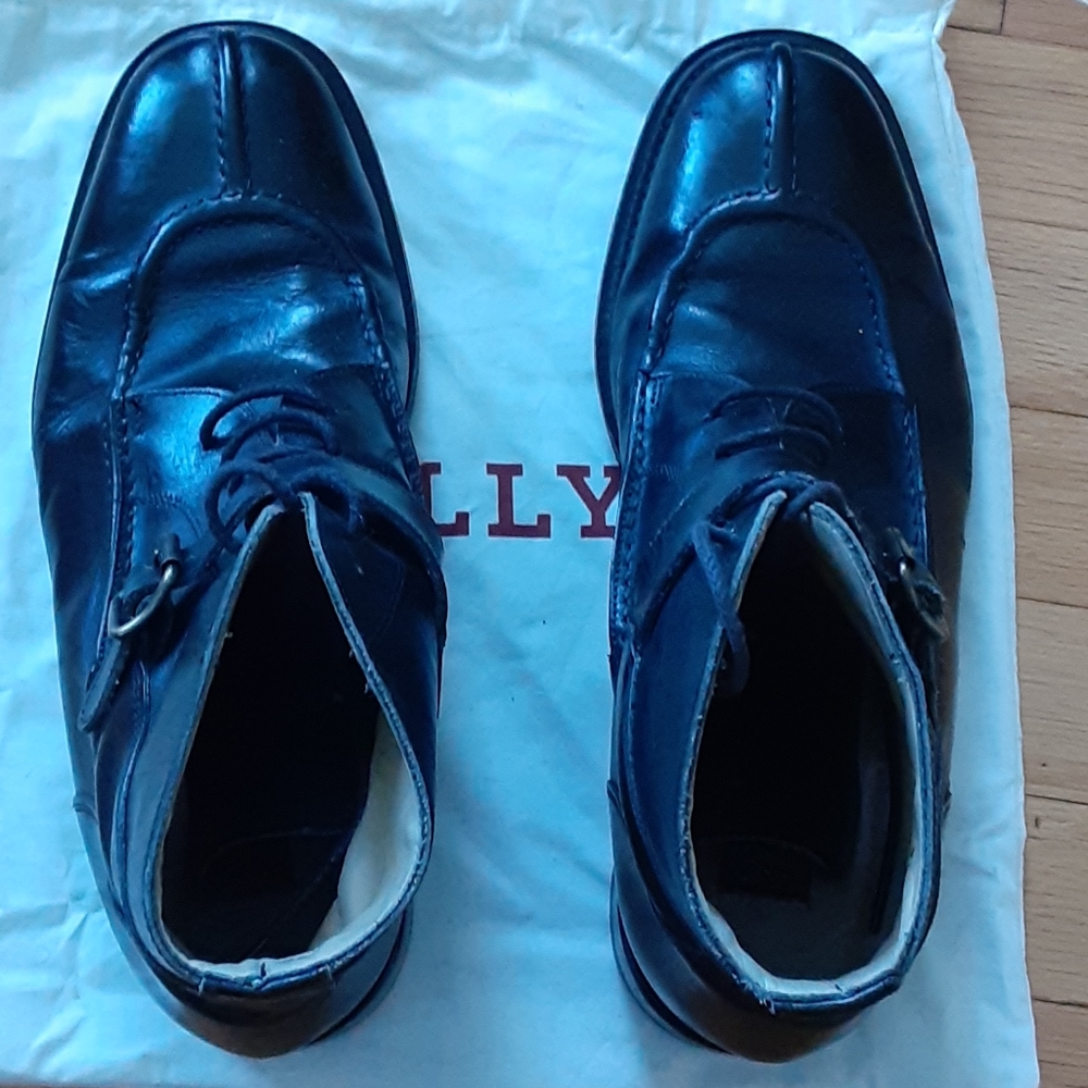 Boot - Picture 8 of 8